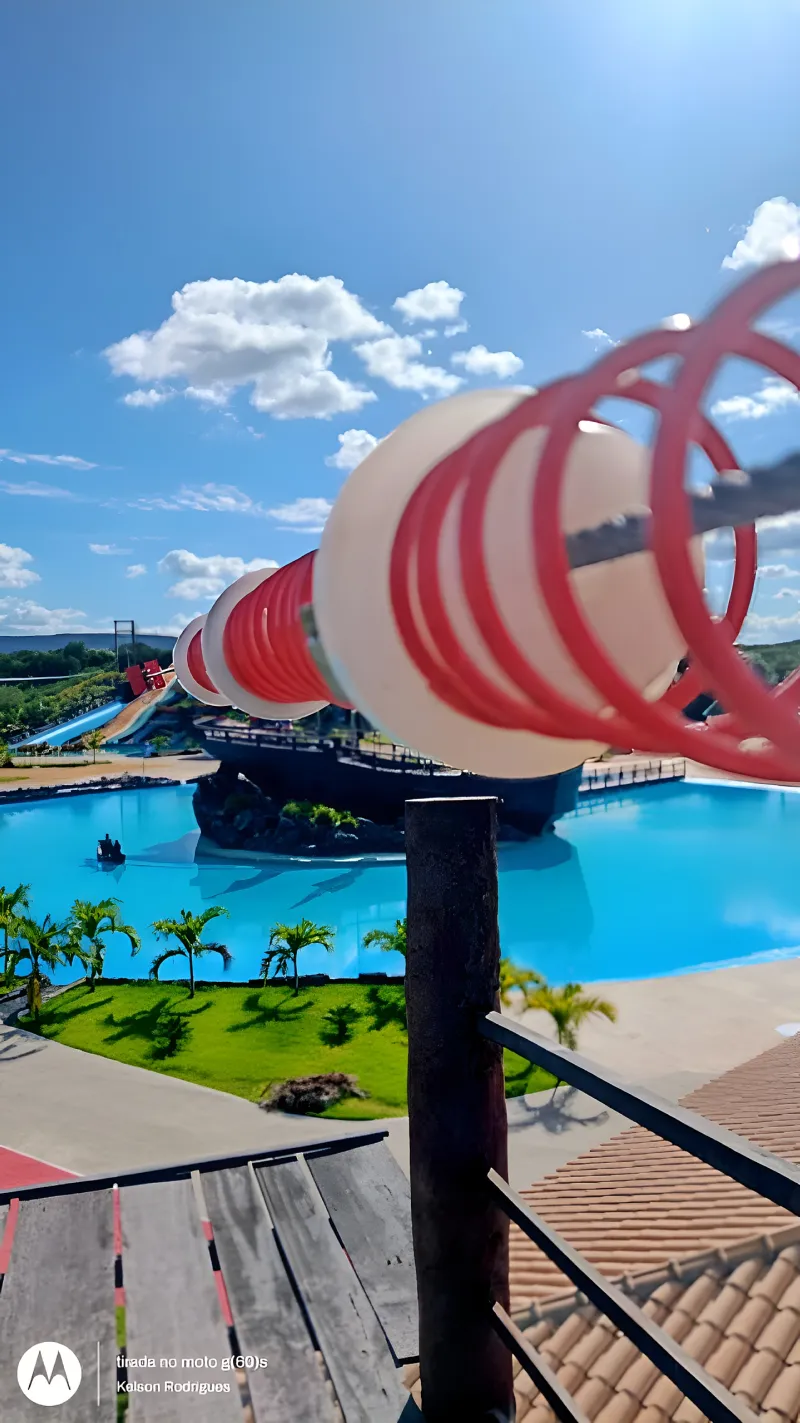 Saída de tirolesa sobre parque aquático — Tribo da Trilha PE