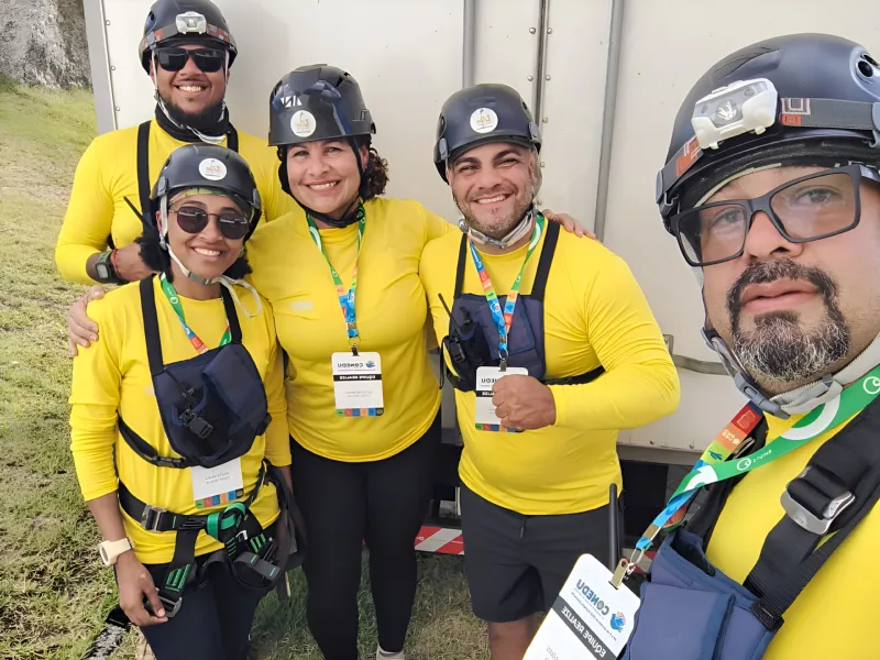 Equipe da Tribo da Trilha com equipamentos de altura — Tribo da Trilha PE