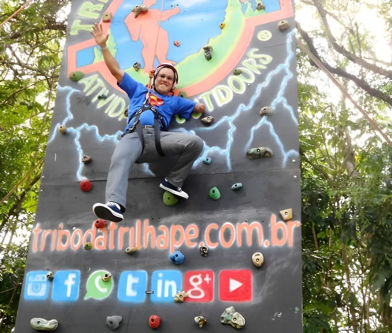 Escalada com segurança e capacete em Pernambuco com a Tribo da Trilha (foto 5)