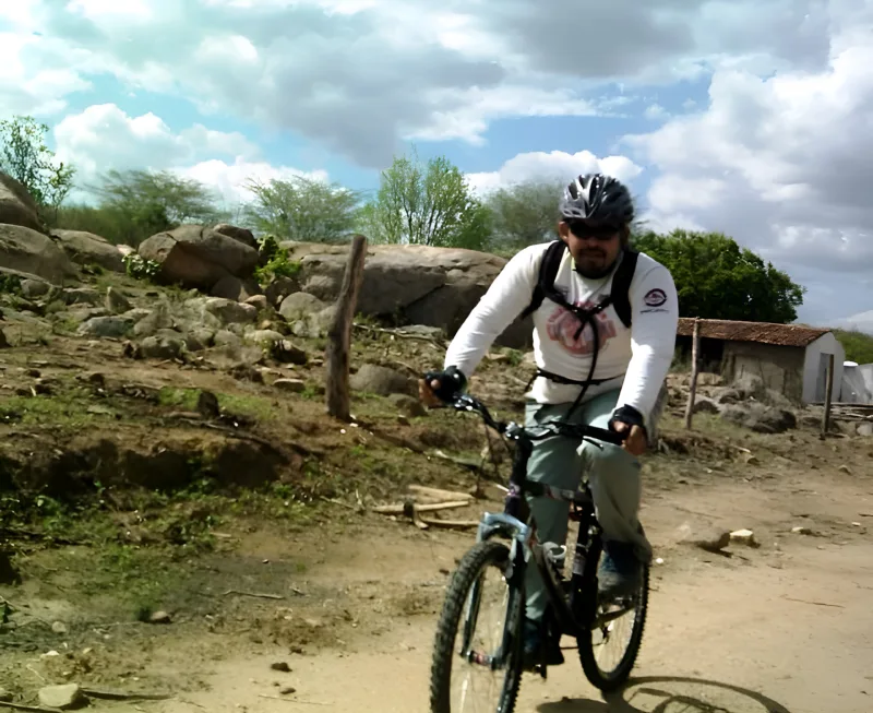 Cicloturismo: grupo pedalando em Pernambuco com a Tribo da Trilha (foto 2)