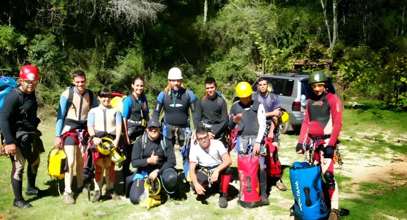 Canionismo em cachoeira de Pernambuco com a Tribo da Trilha (foto 4)