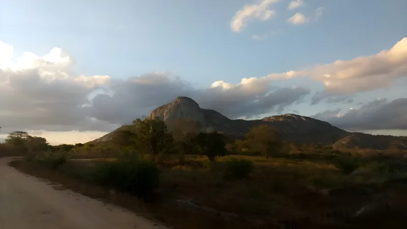 [EXEMPLO] Trilha ao nascer do sol